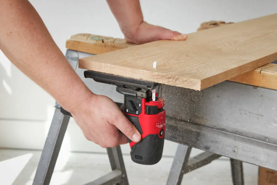MILWAUKEE M12 FJS0 SUB COMPACT DECOUPEERZAAGMACHINE