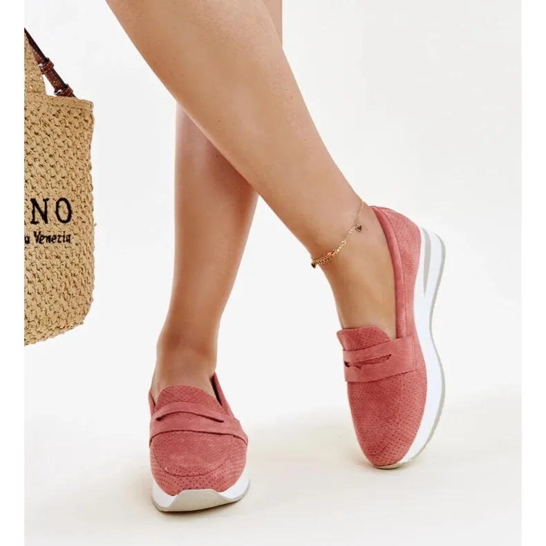 ROZE GEPERFOREERDE MUNASCHOENEN